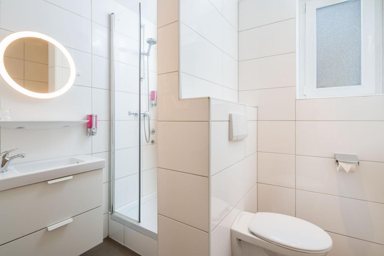 Stadt-Gut-Hotel Rheinischer Hof Essen Ngoại thất bức ảnh