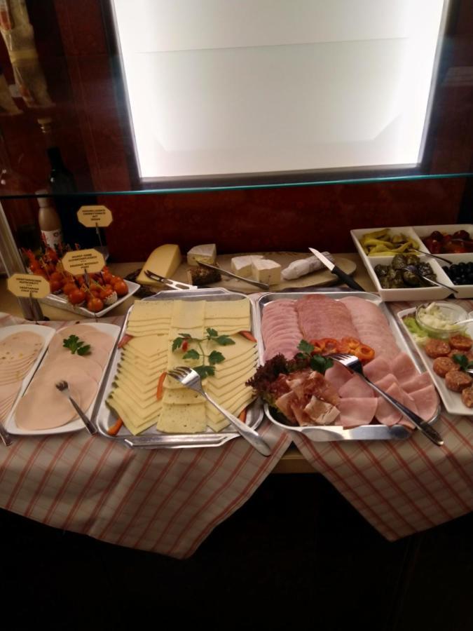 Stadt-Gut-Hotel Rheinischer Hof Essen Ngoại thất bức ảnh