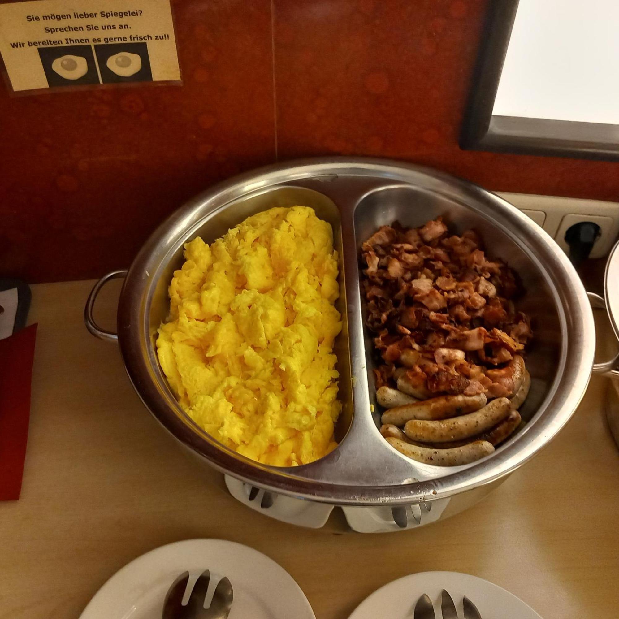 Stadt-Gut-Hotel Rheinischer Hof Essen Ngoại thất bức ảnh
